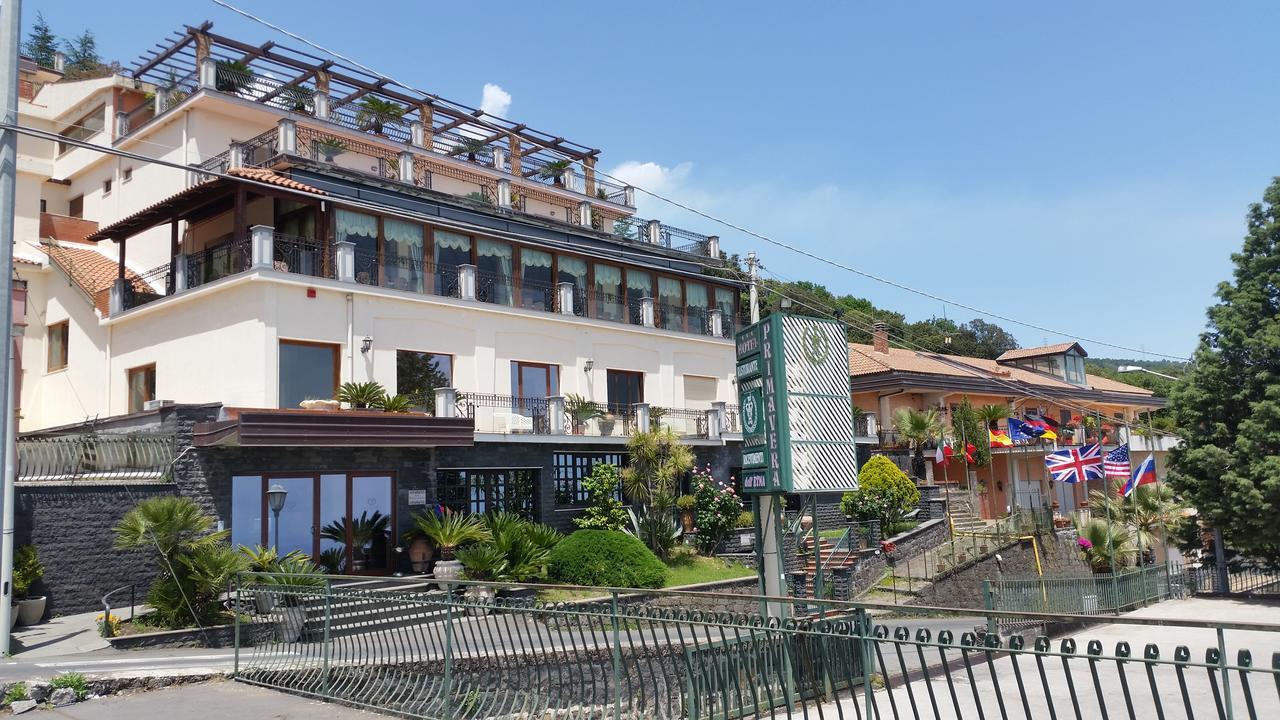 Hotel Primavera Dell'Etna Zafferana Etnea Kültér fotó