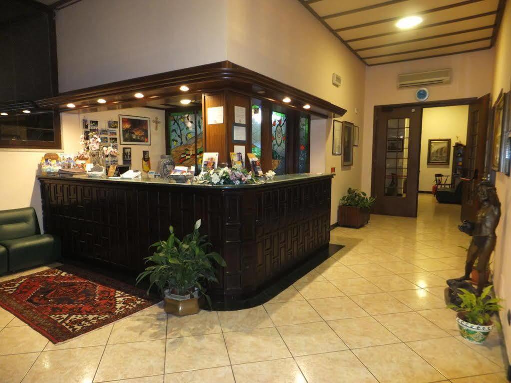 Hotel Primavera Dell'Etna Zafferana Etnea Kültér fotó